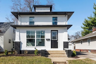 1305 Pemberton Dr, Fort Wayne, IN 46805