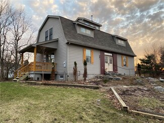 96 1/2 W Main St, Honeoye Falls, NY 14472