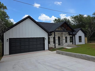 110 Kikipua, Bastrop, TX 78602