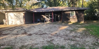 1080 Maria Dr, Jackson, MS 39204