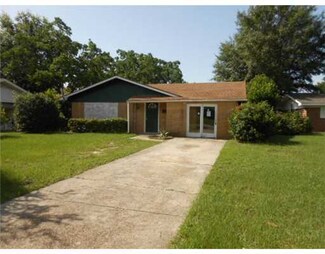 13 30th St, Gulfport, MS 39507