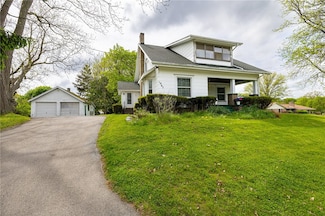 1067 Bay Rd, Webster, NY 14580
