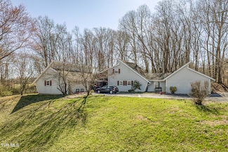 16 Chaucer Ct, Johnson City, TN 37615