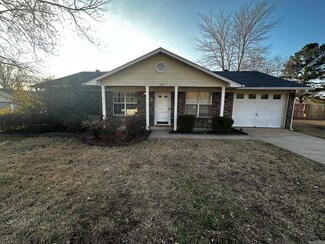 3505 Pawnee Village Dr, Benton, AR 72015