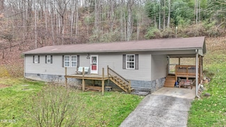 9639 Cumberland Rd, Pound, VA 24279