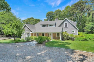 385 Barnes Rd, Vineyard Haven, MA 02568