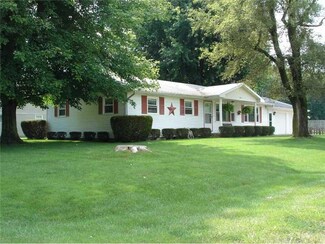 472 N 11th St, Middletown, IN 47356