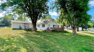 3850 E 8th St, Des Moines, IA 50316