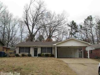 7418 Vega Dr, Little Rock, AR 72209