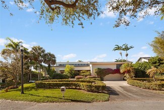 7424 Vistalmar St, Coral Gables, FL 33143