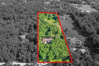 8751 Warren Rd, Plymouth, MI 48170