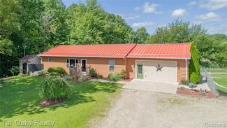 4097 Berlin Dr, Otter Lake, MI 48464