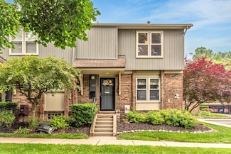 386 Hartman Ln, Saline, MI 48176