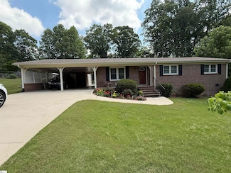 10 Dickens Ln, Taylors, SC 29687