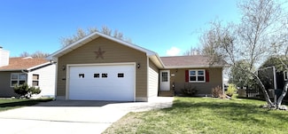640 Augusta Cir, Yankton, SD 57078