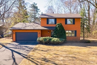 284 Jansa Dr, Saint Paul, MN 55126