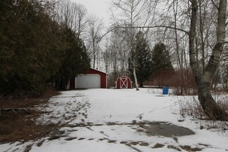 16472 Main Island Dr, Barryton, MI 49305