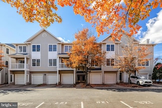 12899 Fair Briar Ln, Fairfax, VA 22033