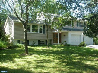 624 Croyden Dr, Cherry Hill, NJ 08003