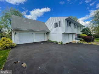 1264 W Trindle Rd, Mechanicsburg, PA 17055