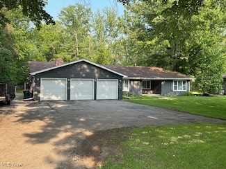 640 N Lake St, Madison, OH 44057