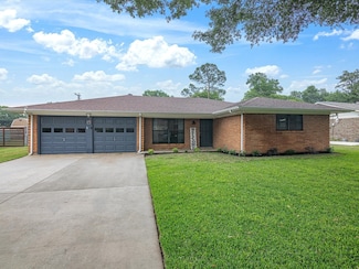110 N Willow St, Mansfield, TX 76063