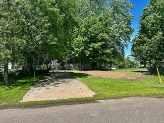 375 3rd Ave N, Isle, MN 56342
