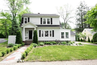 1065 Chestnut St, Manchester, NH 03104
