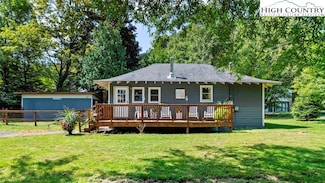 119 Foothills Dr, Boone, NC 28607
