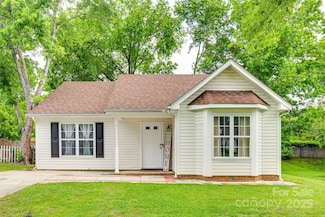 7442 Crestside Ln, Charlotte, NC 28227