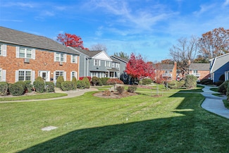 109 Doxbury Ln, Suffern, NY 10901