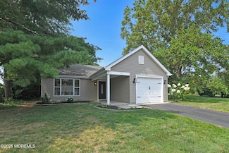 11 Twyford Ln, Manchester, NJ 08759