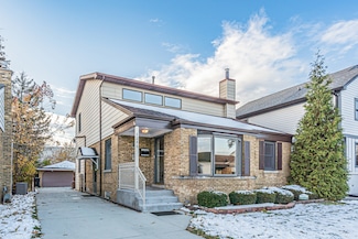 7246 N Meade Ave, Chicago, IL 60646