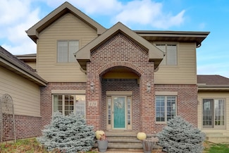 128 Westmorland Dr, Mount Horeb, WI 53572