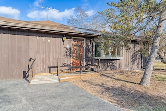 23W510 Walnut St, Roselle, IL 60172