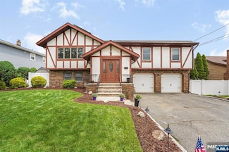 8 Haven Ave, Totowa, NJ 07512