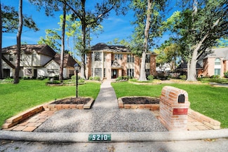 5210 Fountainbridge Ln, Houston, TX 77069