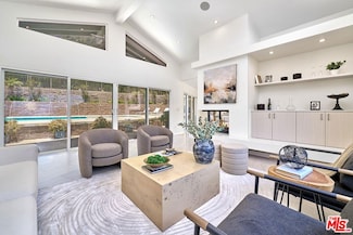 3001 Cloudcrest Rd, La Crescenta, CA 91214