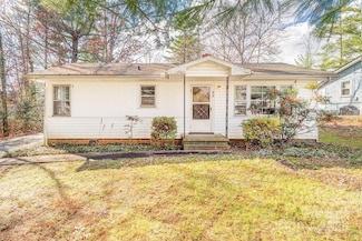 88 Blake Dr, Arden, NC 28704