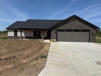 17 Bartlett Ct, Benton, MO 63736