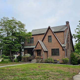2010 Noble Ave, Bridgeport, CT 06610