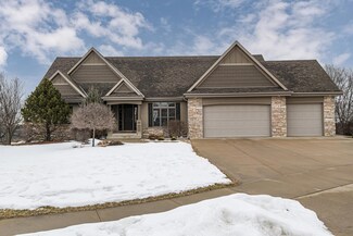 1604 Redwood Ln SW, Rochester, MN 55902