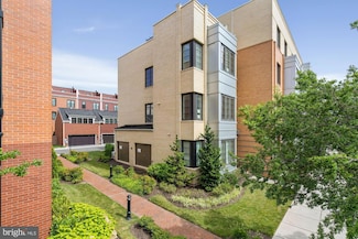 2017 Richmond Hwy, Alexandria, VA 22301