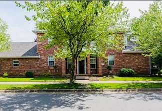 523 Founders Park Dr E, Springdale, AR 72762