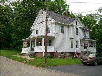 74 Pearl St, Lyons, NY 14489
