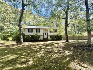 211 Forsyth Rd, Oakdale, CT 06370