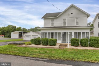 70 Middle St, East Waterford, PA 17021