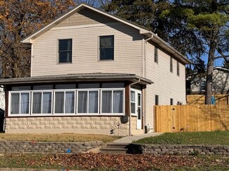 112 S River St, Batavia, IL 60510