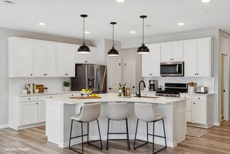 9597 4th St N, Lake Elmo, MN 55042