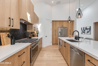2927 E Osborn Rd, Phoenix, AZ 85016